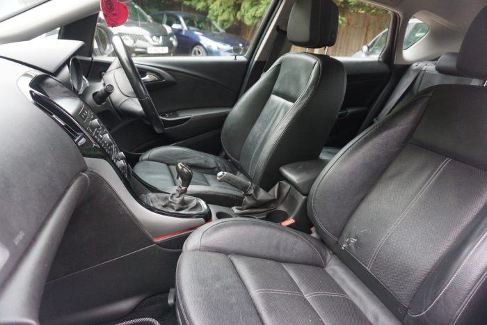 Vauxhall Astra No Deposit Finance 24