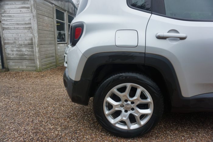 Jeep Renegade 11