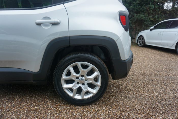 Jeep Renegade 14