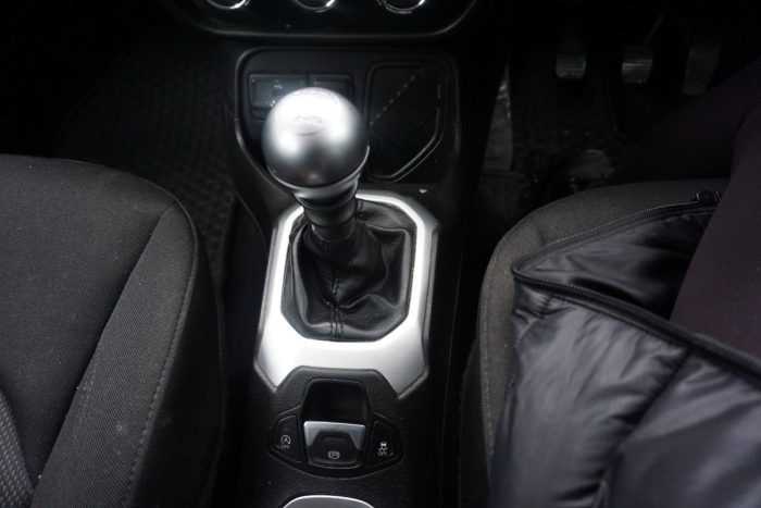 Jeep Renegade 23