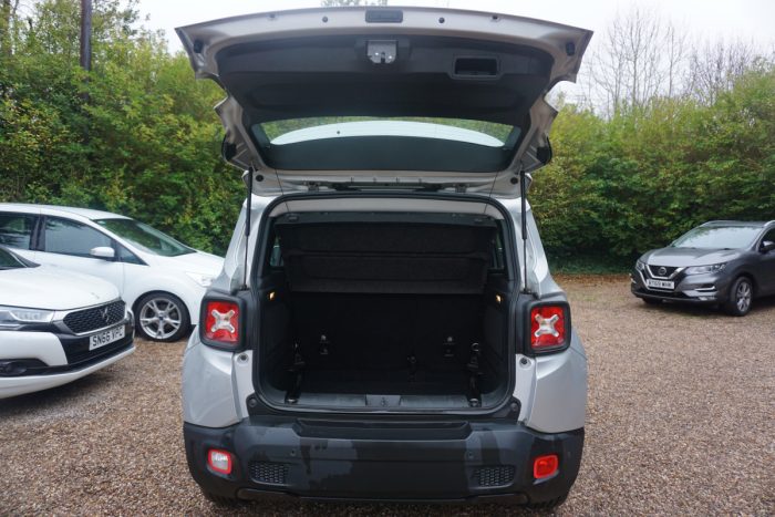 Jeep Renegade 9