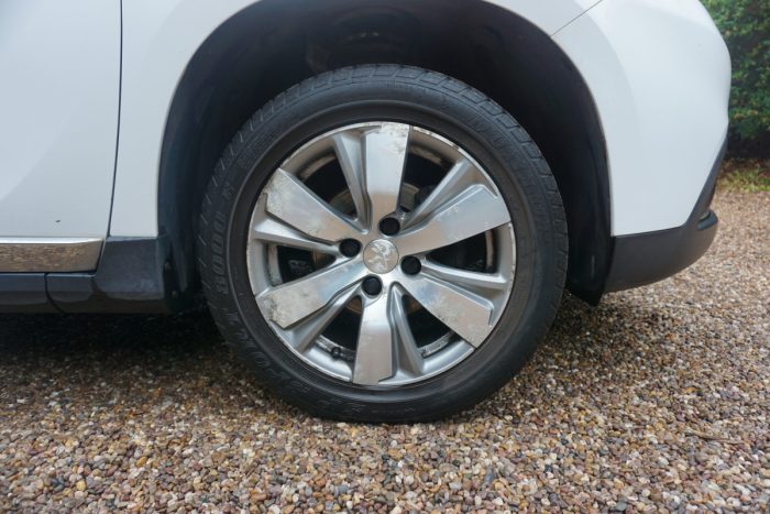 Peugeot 2008 13
