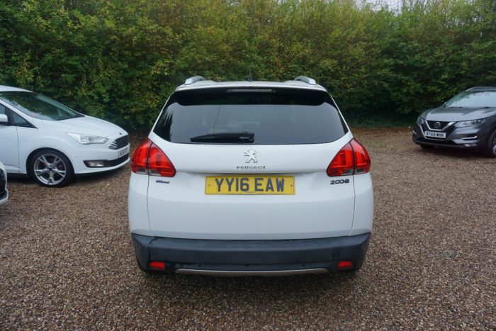 Peugeot 2008 6