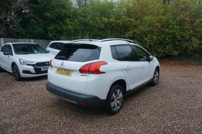 Peugeot 2008 7