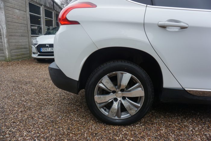 Peugeot 2008 9